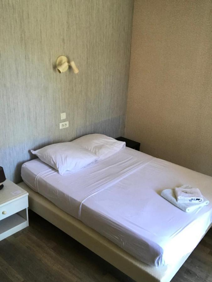 Hotel De La Gare Verchamp Eksteriør bilde